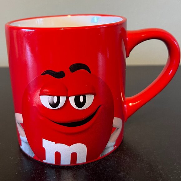 M&M’s Mars “RED LOOKS GOOD ON ME”  Red Anthropomorphic Spokescandy Ceramic Mug - Picture 1 of 9